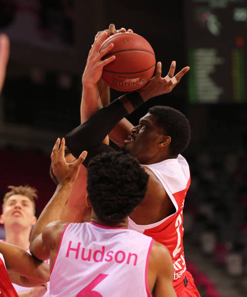 目不转睛 目不转睛