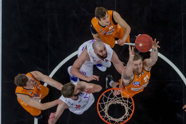 在中路制造 在中路制造