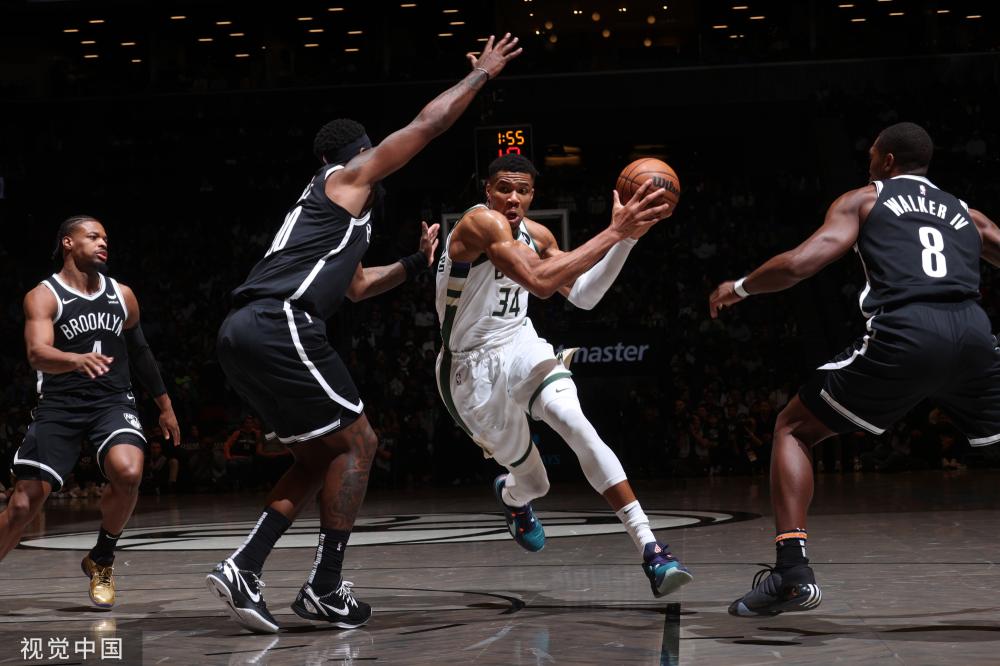 他主动卡位 他主动卡位