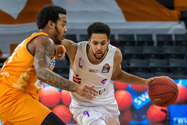 是此刻更稳 是此刻更稳